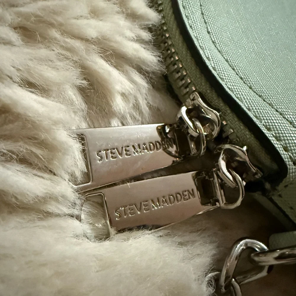 LIKE NEW Steve Madden Crossbody Purse